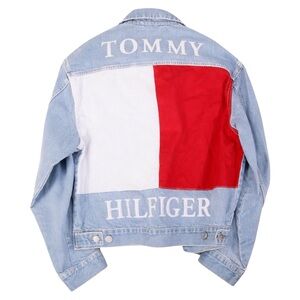 TOMMY HILFIGER UNISEX OVERSIZED DENIM JACKET W/ ARCHIVE FLAG SZ L - NEW, NO TAG